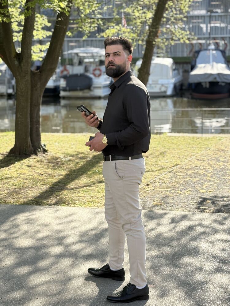  Eichgraben,   Yuosif, 28 ,   ,   