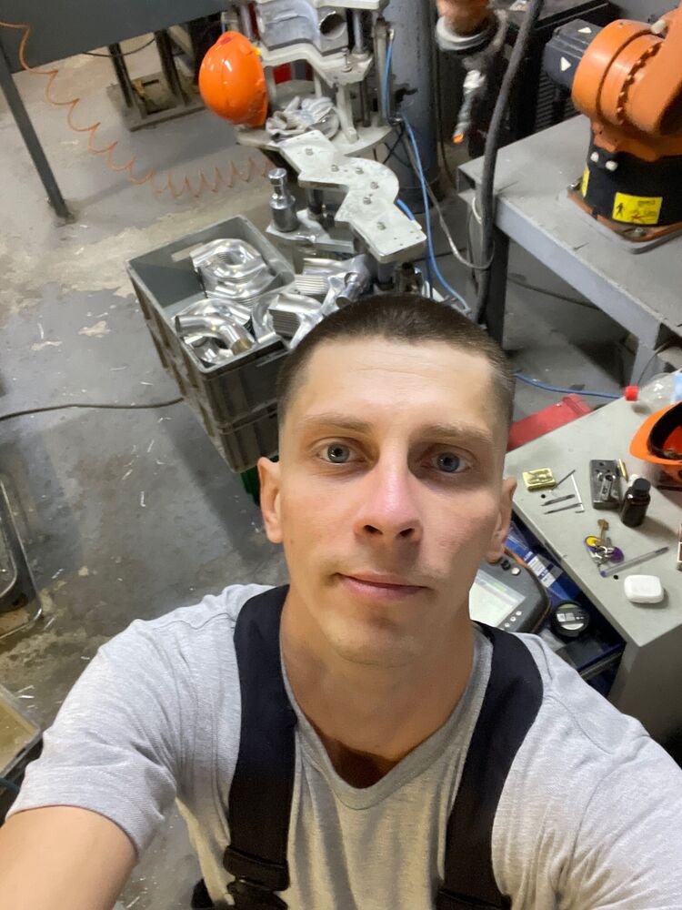  37715001  , 32 ,    