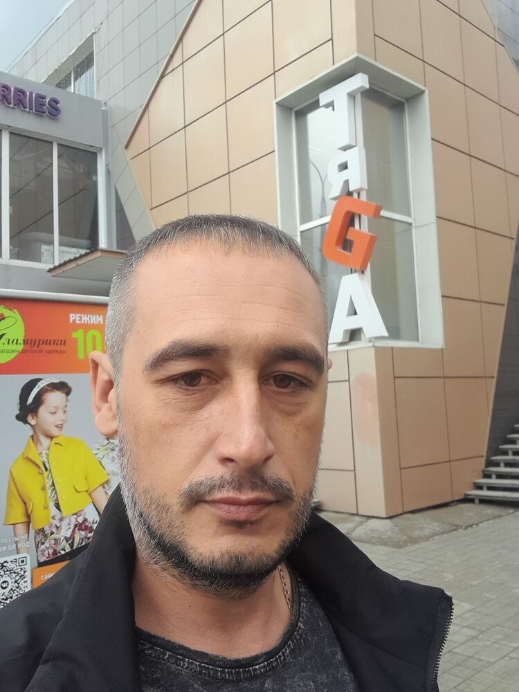  40050131  Roman, 36 ,    