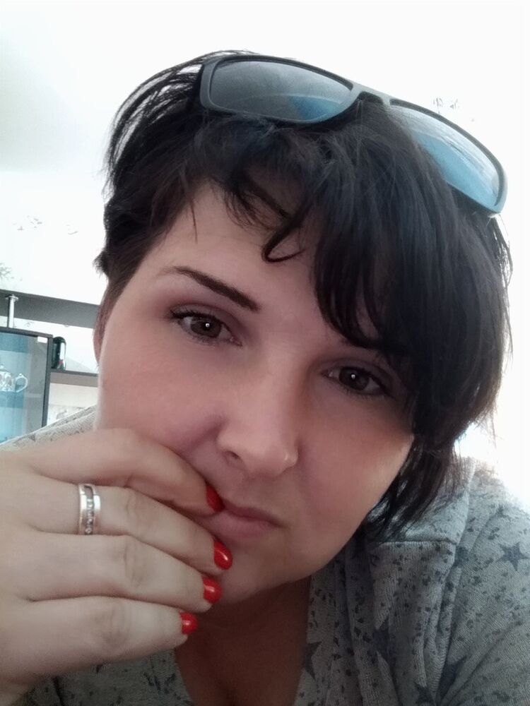  13586311  Irisska, 39 ,    