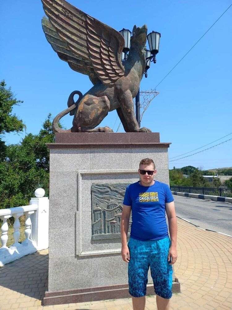  32223261  Alekseu, 26 ,    