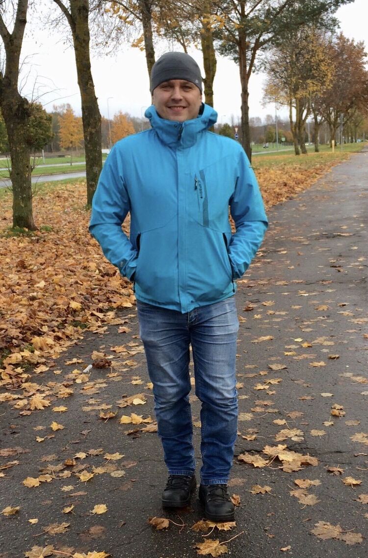  26419141  Aleksander, 46 ,    