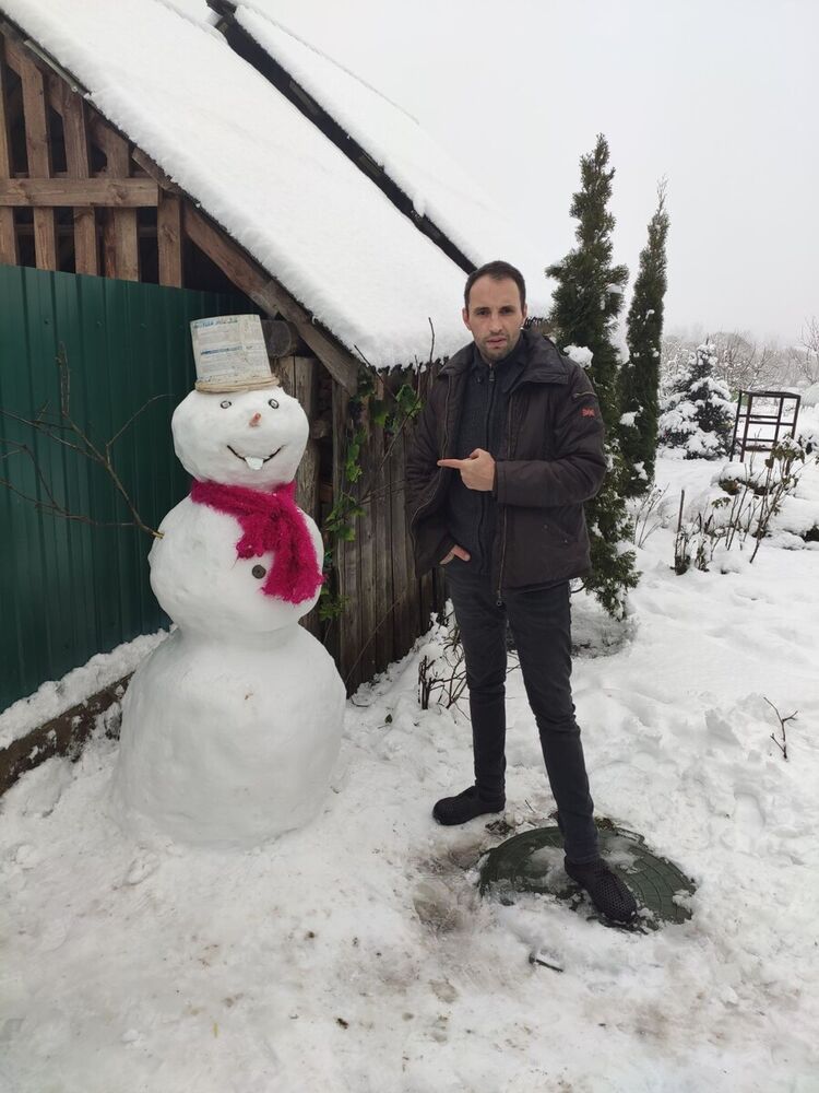  ,   Sergey, 42 ,  