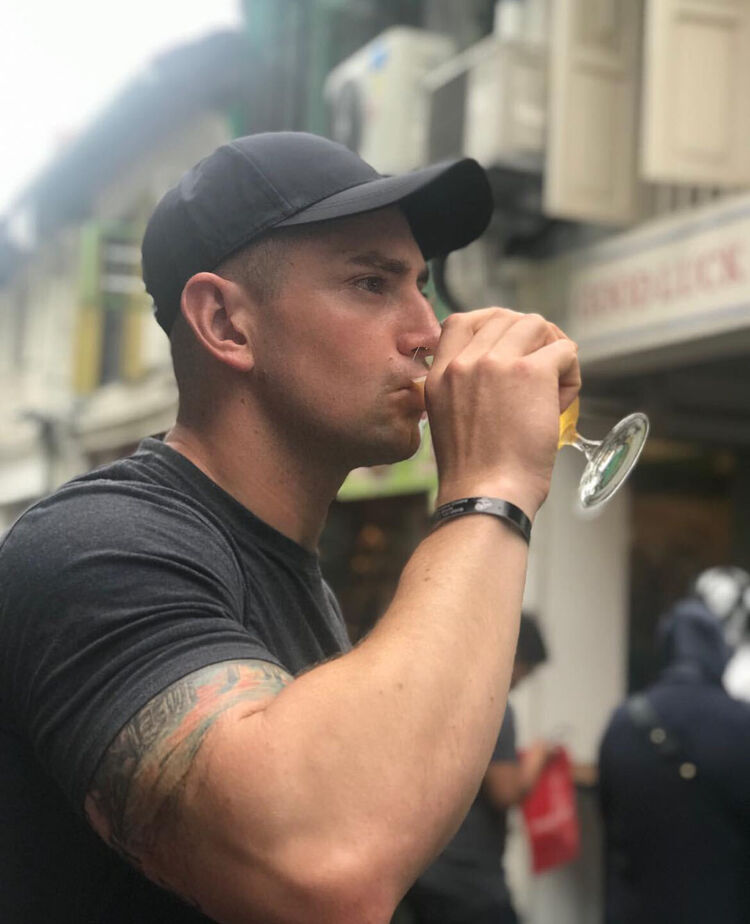  53928691  Logan Tomf, 44 ,    