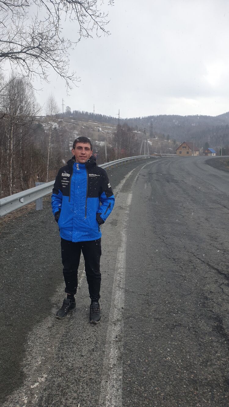  28350921  Anton, 27 ,    