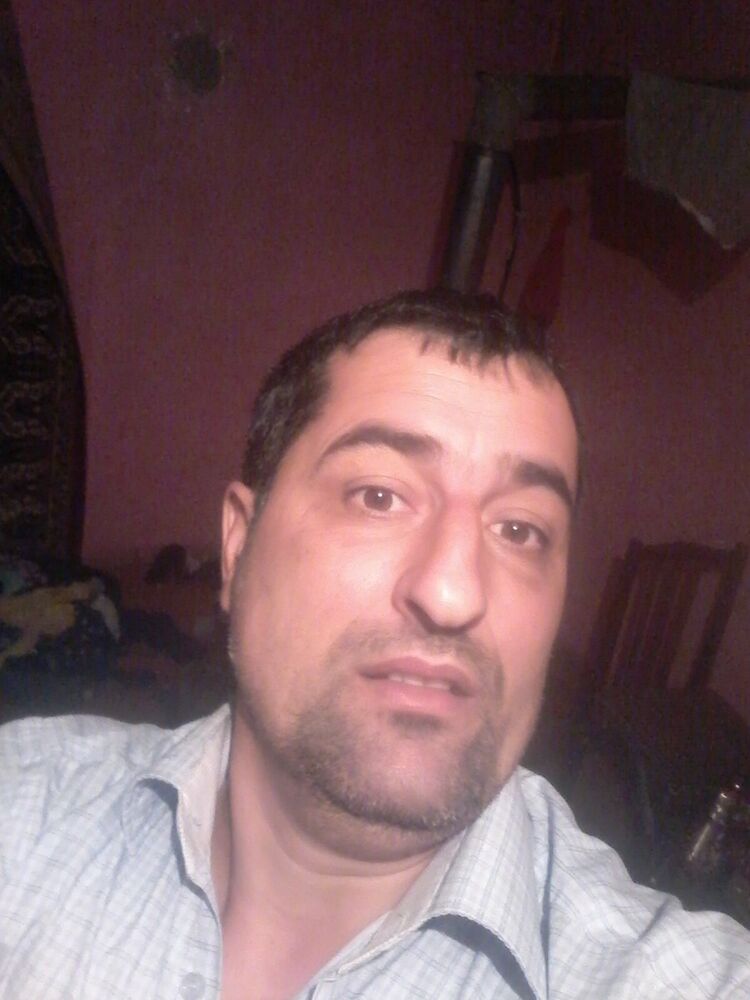  18899451  Famka, 44 ,    