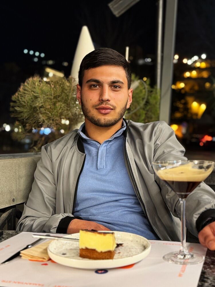  50857231  Aram, 23 ,    