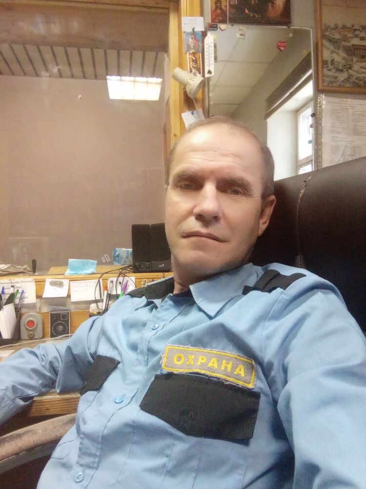  33118381  , 52 ,    