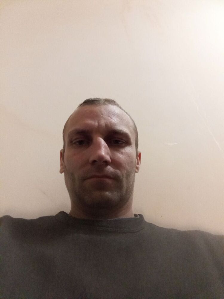  41727561  Petr, 34 ,    