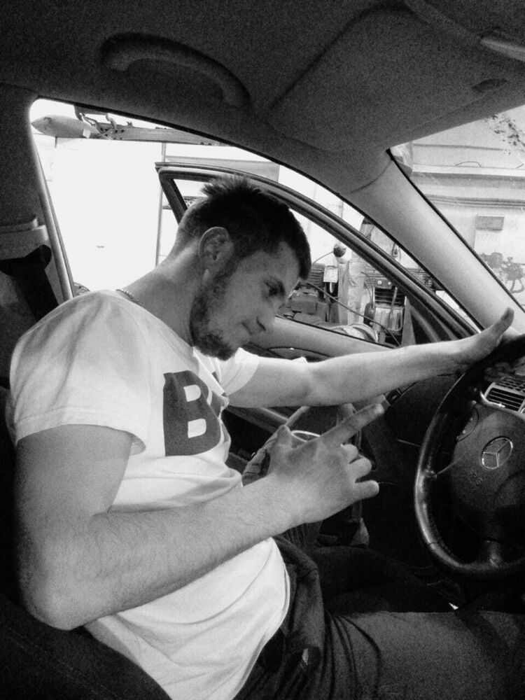  ,   Artem, 33 ,   ,   