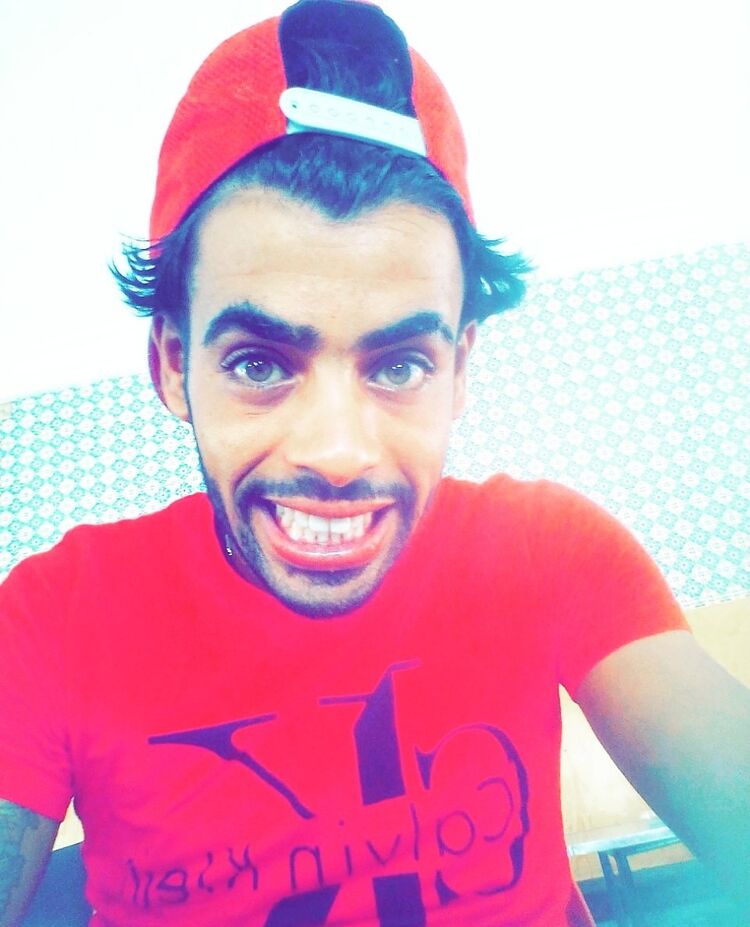  17625301  Hichem, 33 ,    