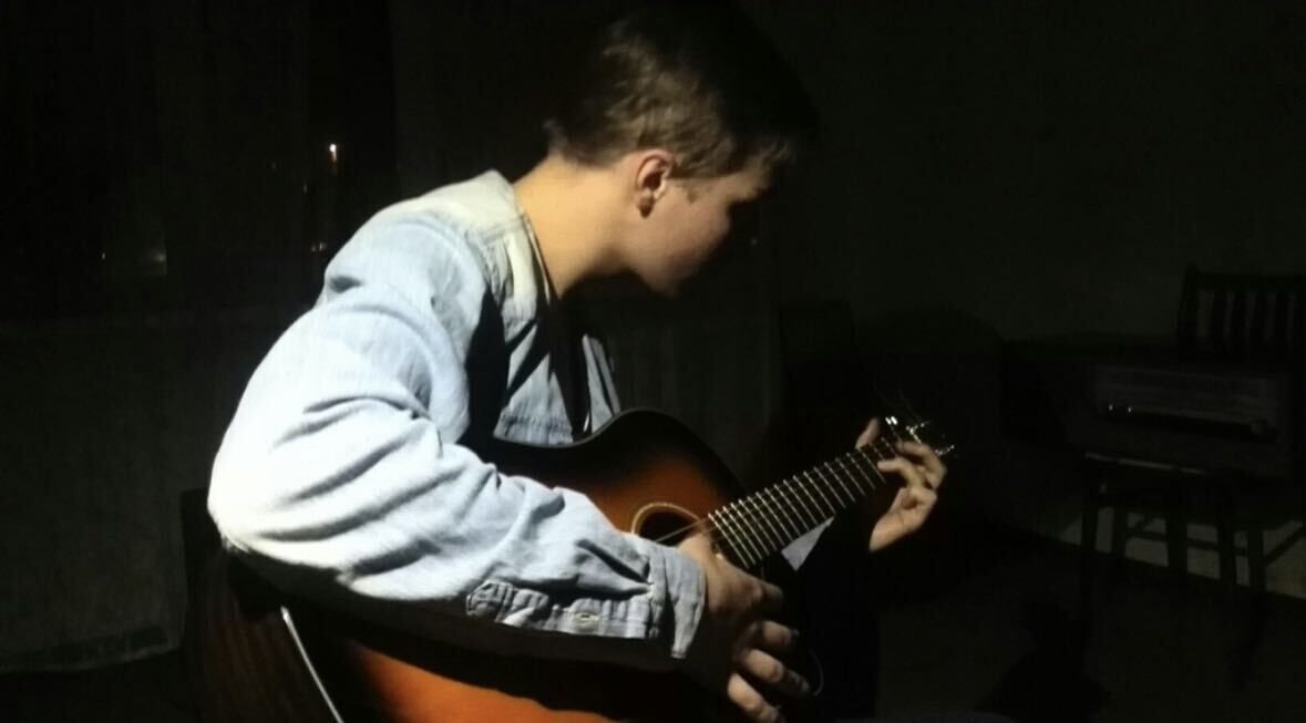  49299421  Arthur, 30 ,    