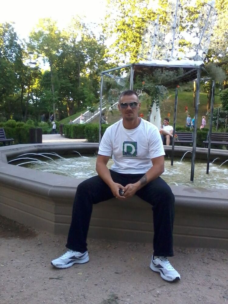  ,   Vlad, 49 ,   ,   , c 