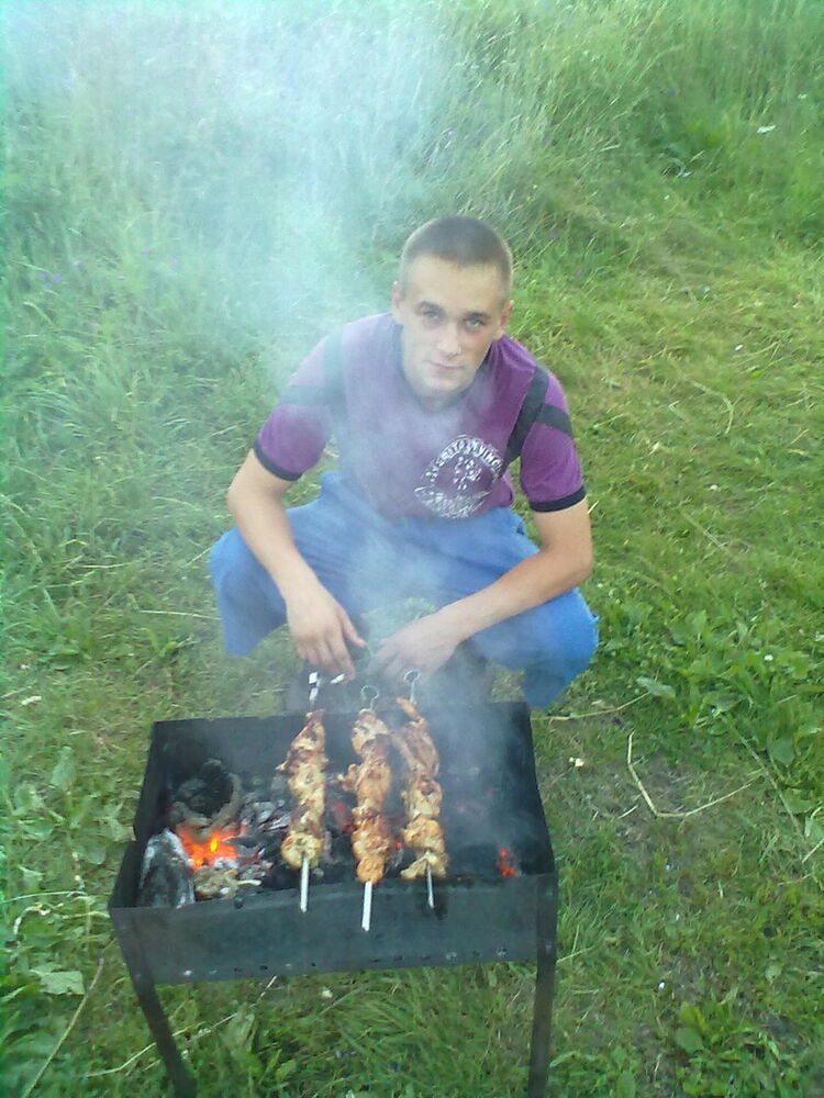 4603841  Viktor, 31 ,     