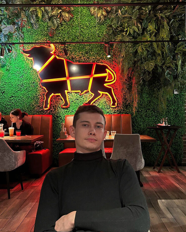  54530881  Daniil, 24 ,    