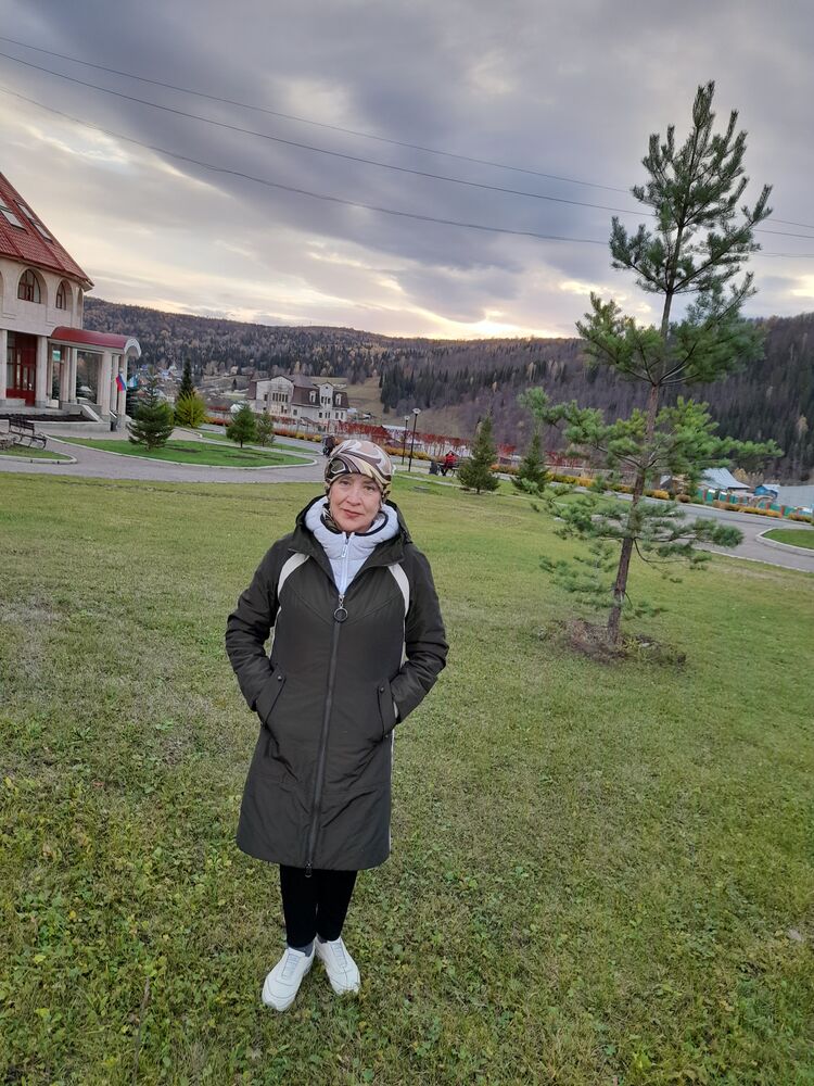  41763461  Lyudmila, 68 ,    