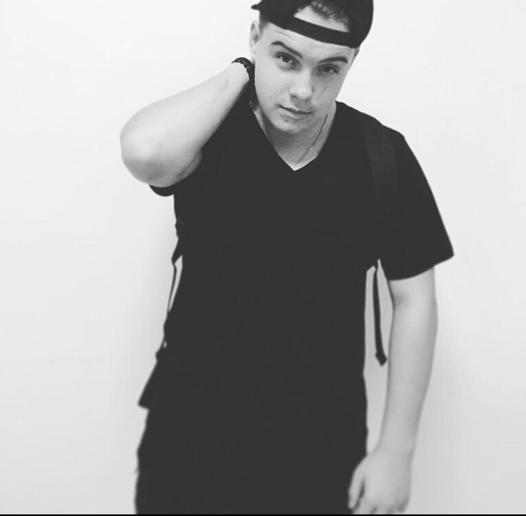  32899751  Vadim, 22 ,    Neresnica