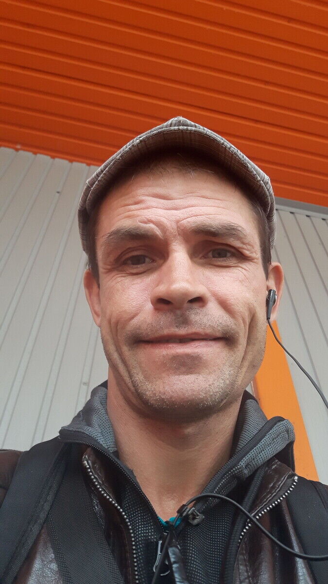  21343361  Deniska, 42 ,    