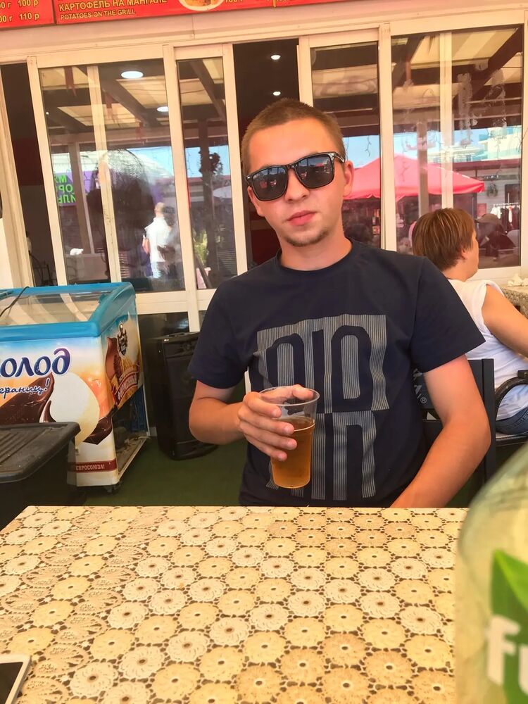  38815761  Evgeny, 24 ,    