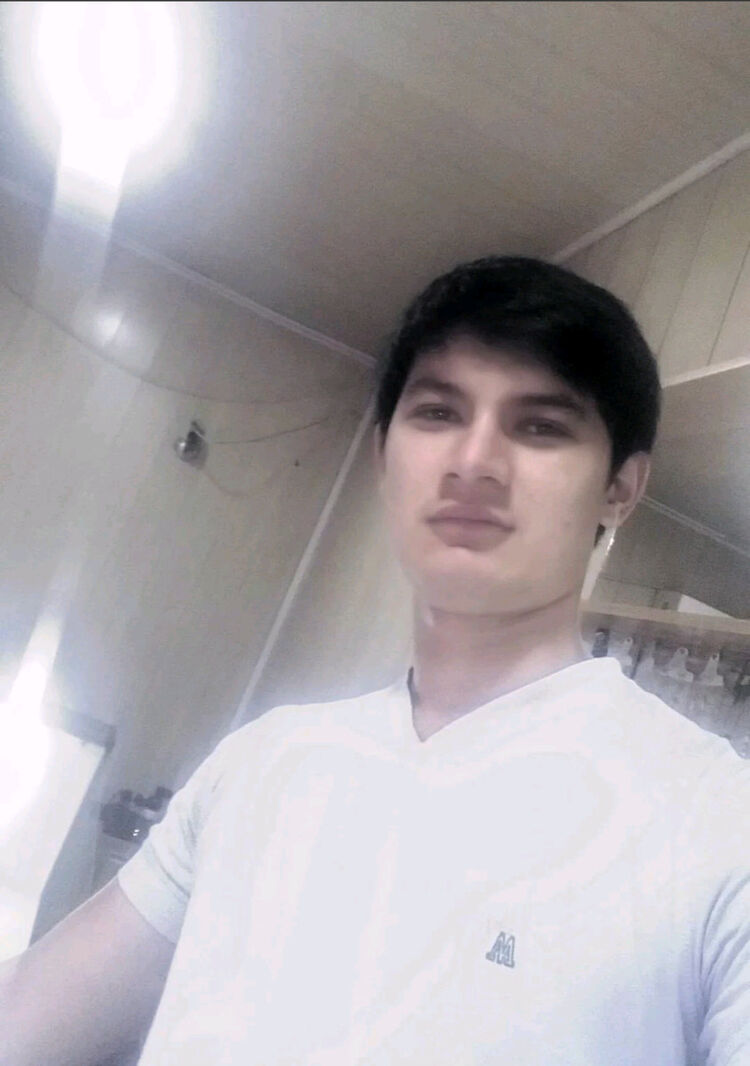  12716131  Ali, 32 ,    