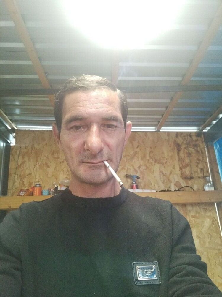  53497551  Levon, 43 ,    