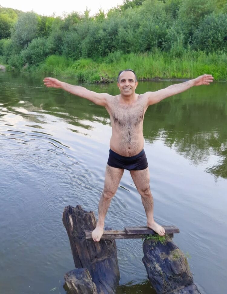  54146971  Demir, 42 ,    