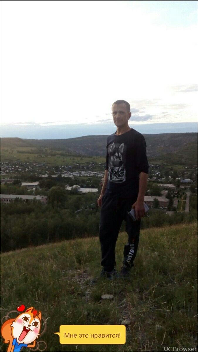  10929621  Viktor, 47 ,    