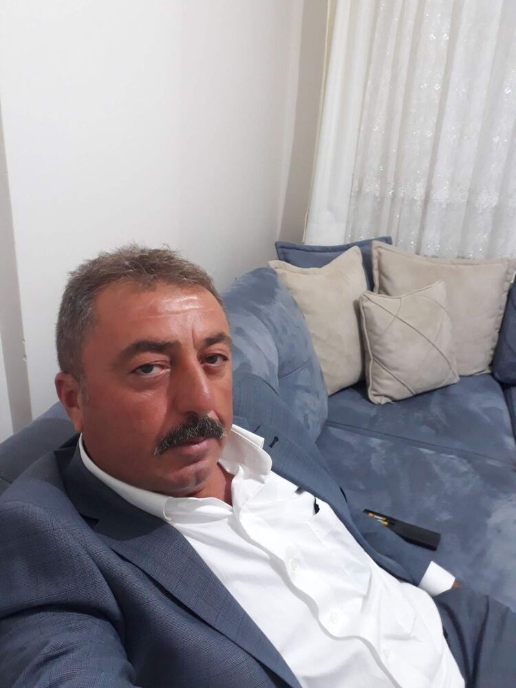  52523471  Oktay, 50 ,    