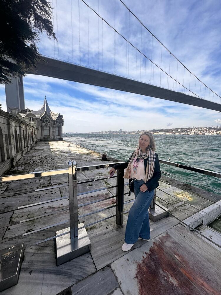  ,   Elena, 41 ,     , c 