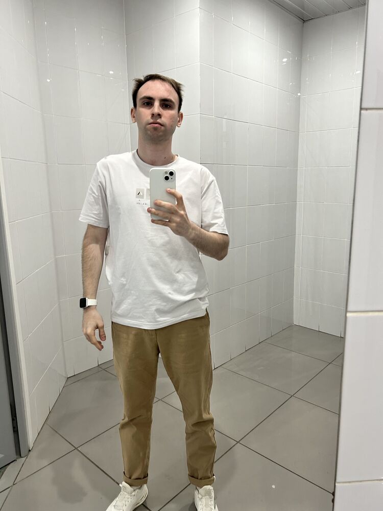  45869311  Daniil, 24 ,    