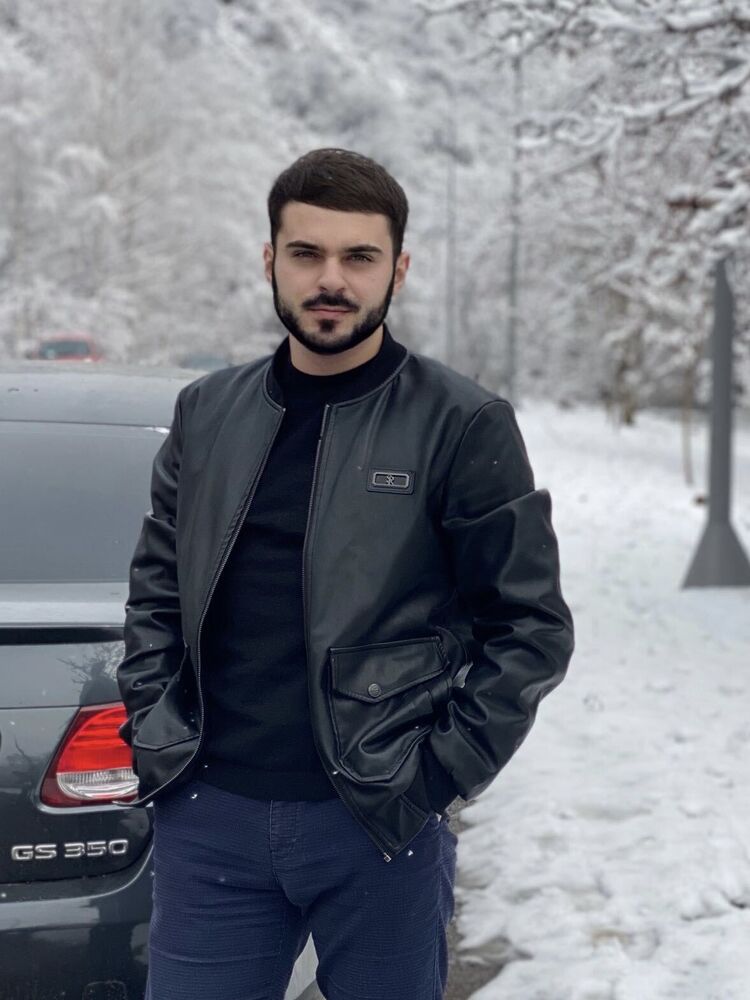  ,   Nikita, 32 ,   ,   