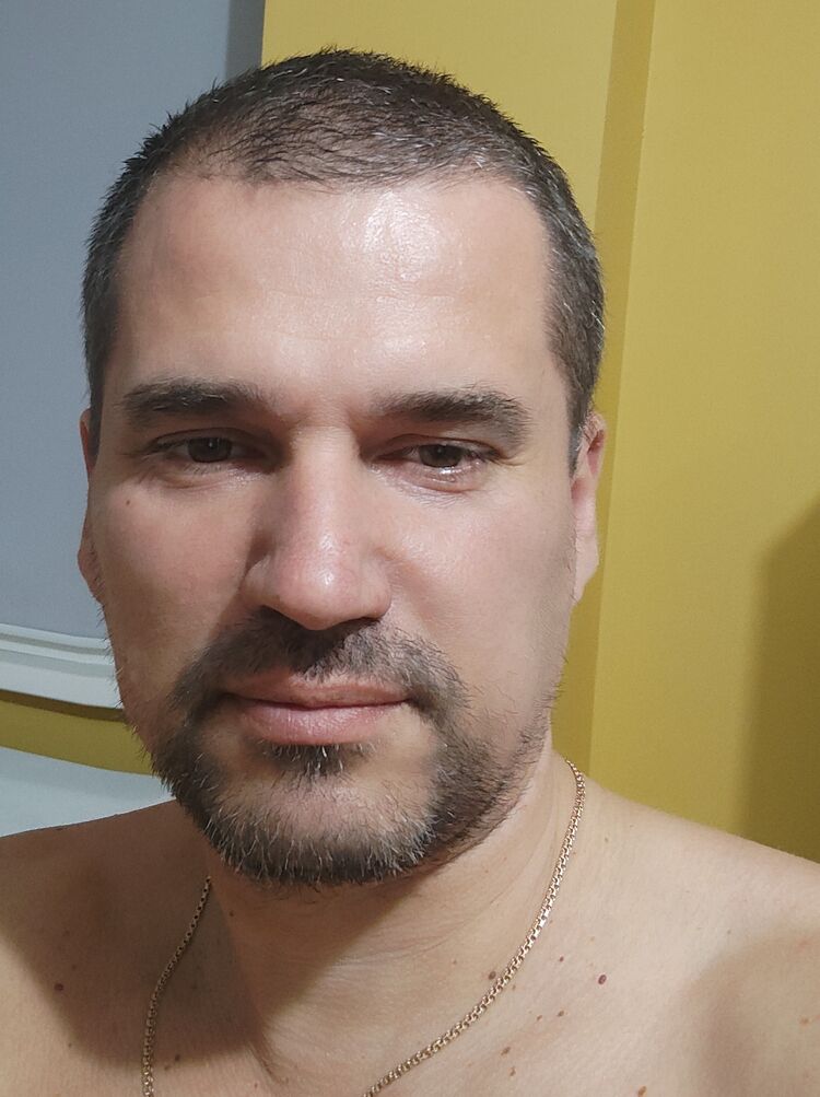  28322761  Vlad, 40 ,    