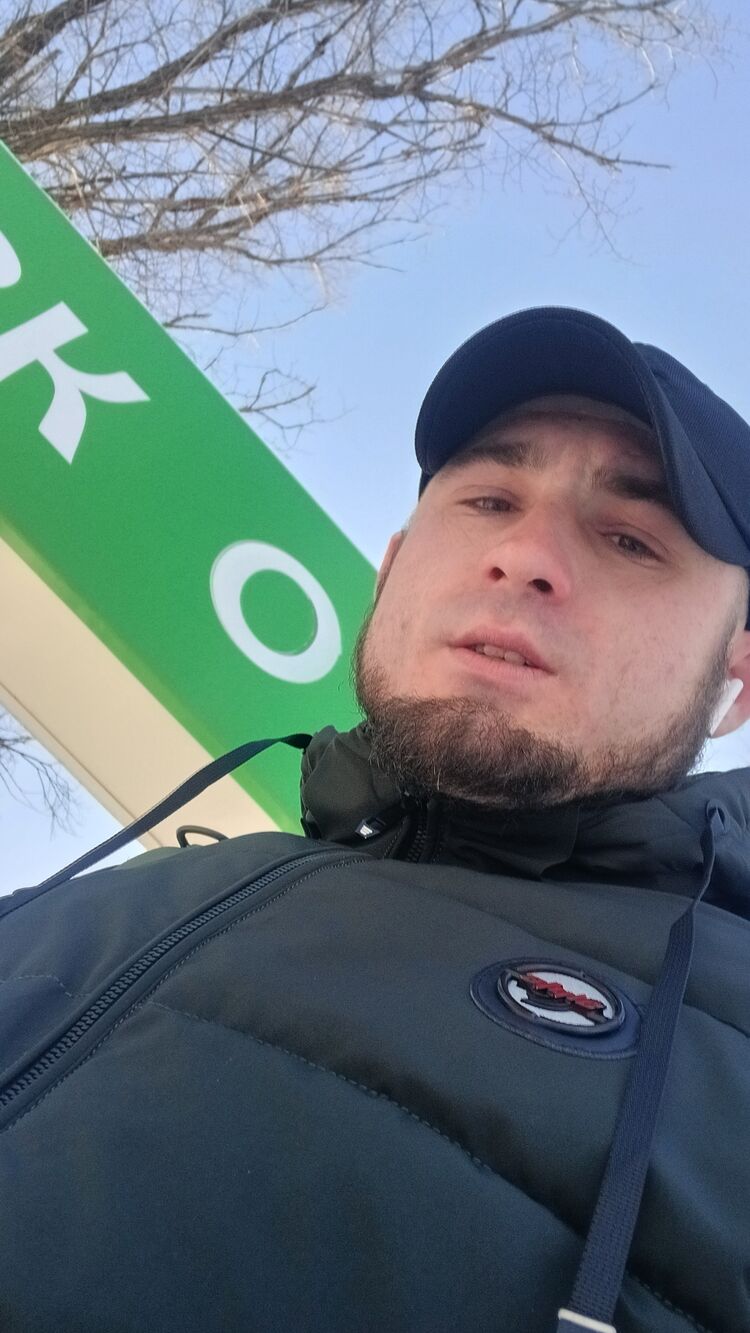  -,   Anton, 31 ,   c 