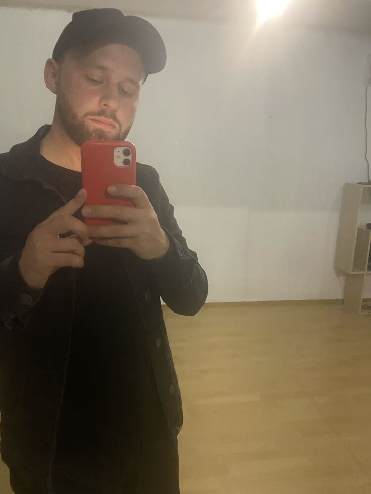  38308561  Artem, 28 ,    