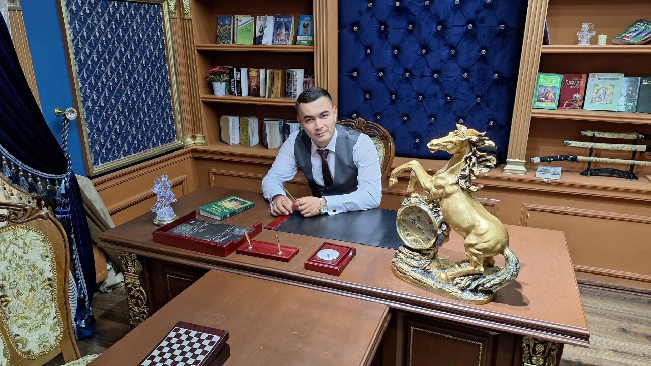  51942311  , 30 ,    Palais-Bourbon