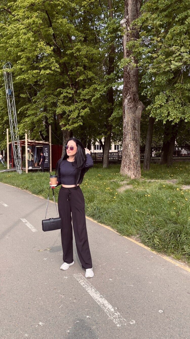  ,   Diana, 25 ,   ,   