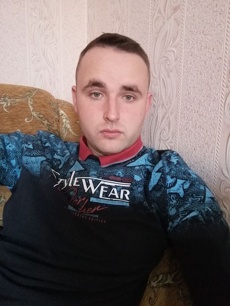  48380101  Viktor, 26 ,    