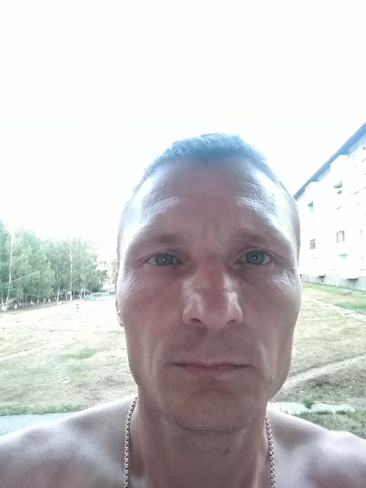  14835351  Dmitrii, 48 ,    