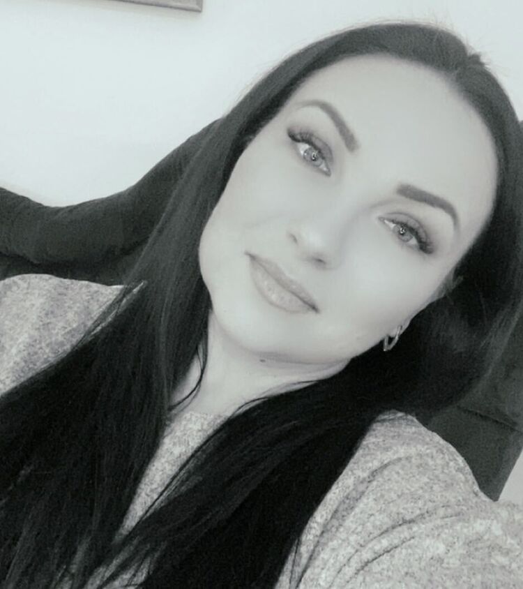  50122921  Alena, 43 ,    