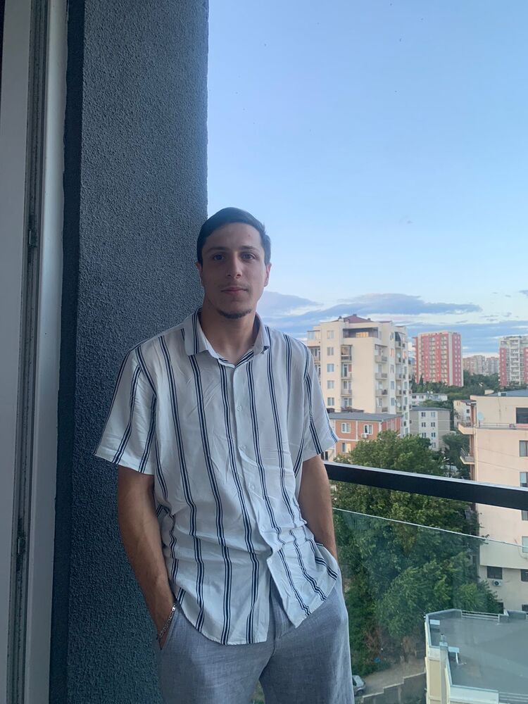  36185581  Luka, 26 ,    