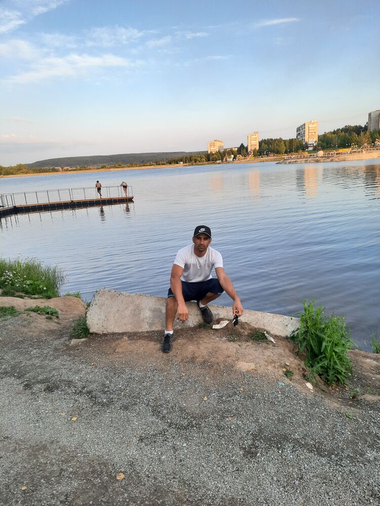  36731501  Ali, 33 ,    