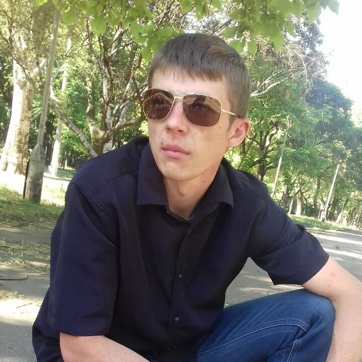  ,   Maxim, 37 ,   ,   , c 