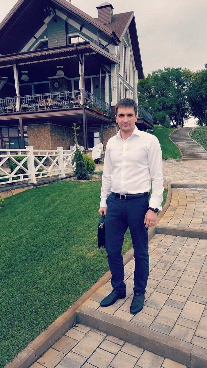  ,   Artem, 40 ,   ,   , c 
