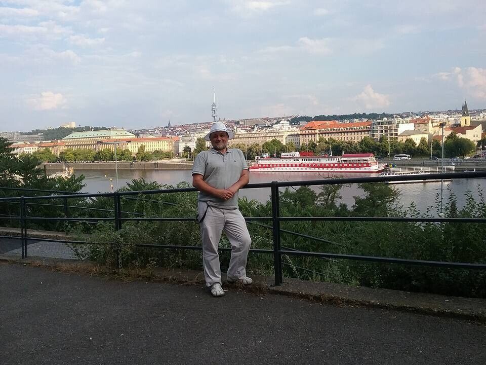  22456731  Paul Piter, 54 ,    