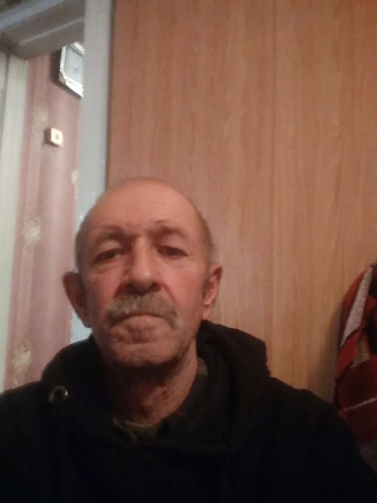  25302321  Viktor, 66 ,    