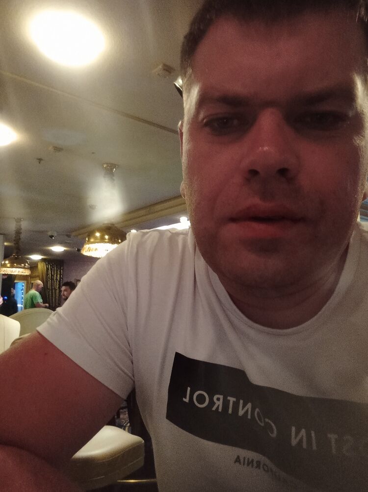  33998261  Evgeny, 40 ,    