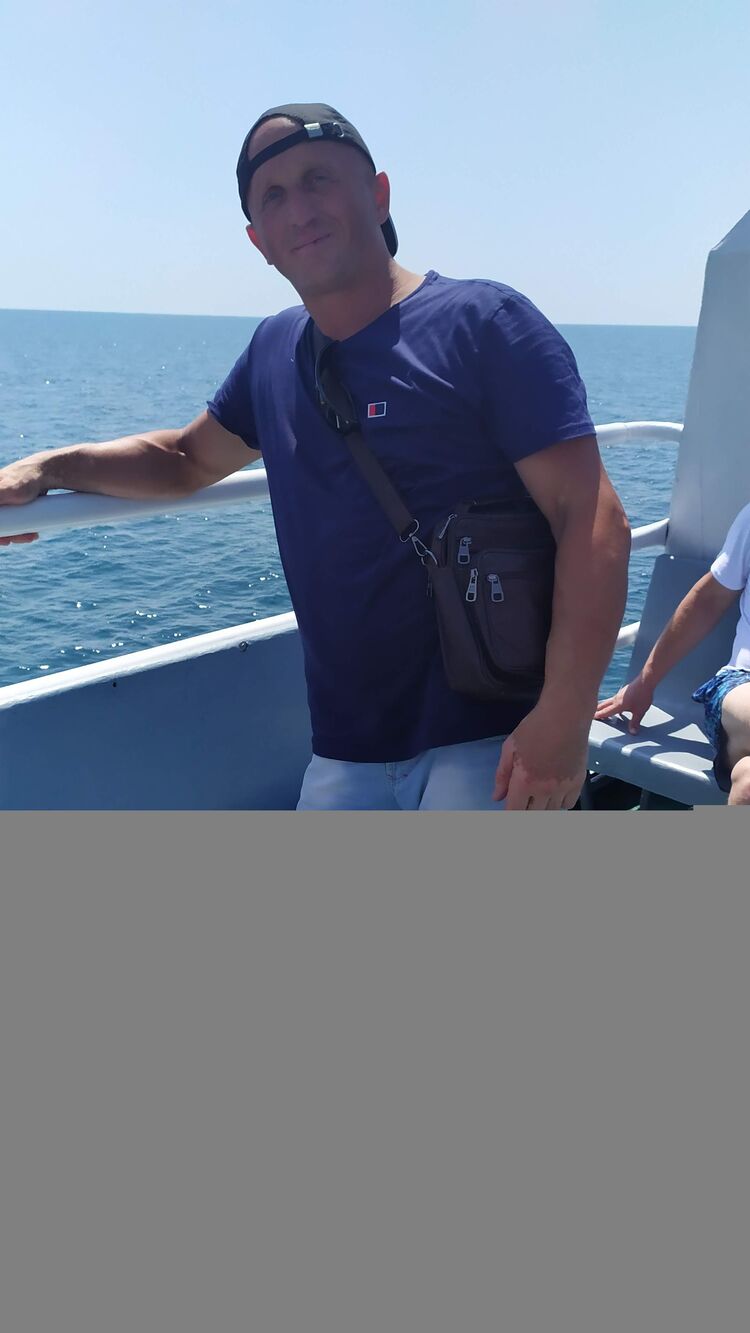  45214461  Sergey, 47 ,    