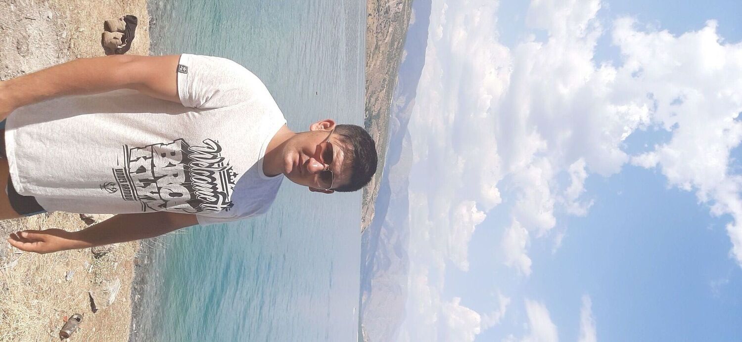  ,   Akbar, 33 ,   ,   , c , 