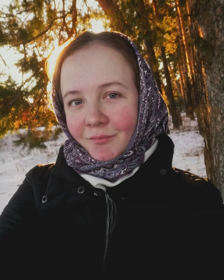  ,   Anastasia, 24 ,  