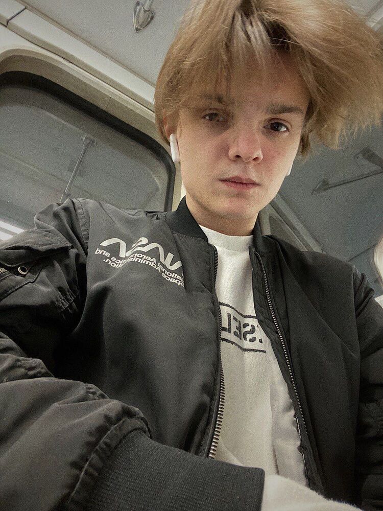  35252481  Kirill, 22 ,    -